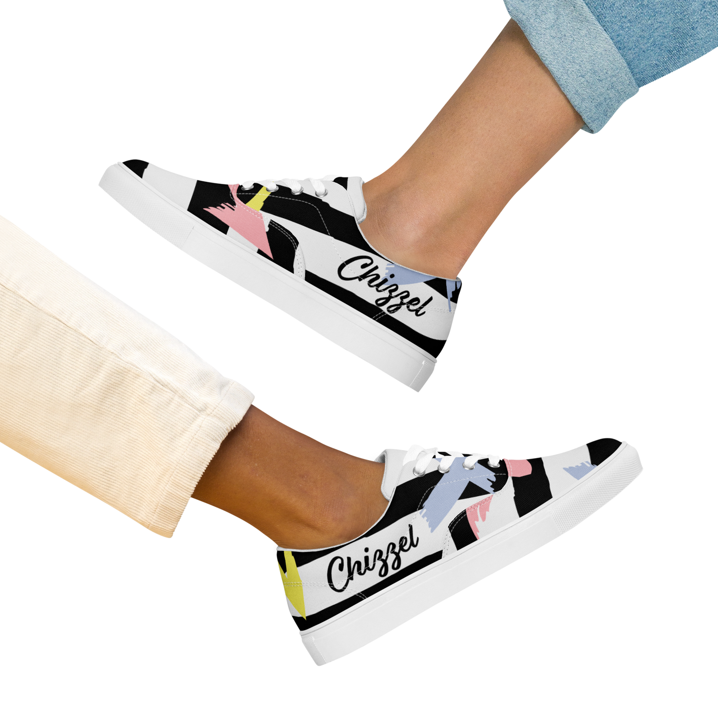 Women’s lace-up canvas shoes