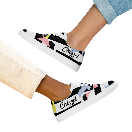 Women’s lace-up canvas shoes